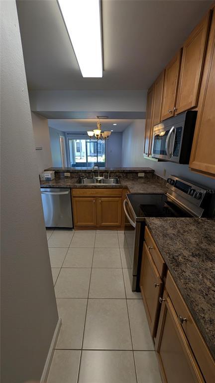 Building Photo - 2882 Plaza Terrace Dr