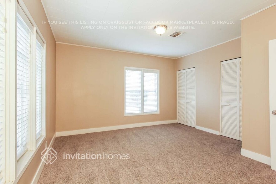 Building Photo - 1046 E Indianola Ave