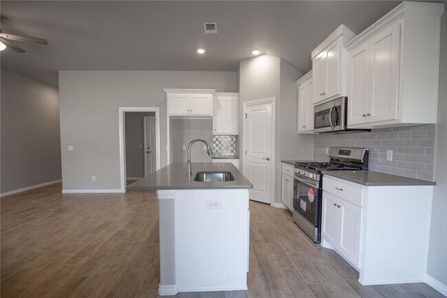 Building Photo - New Build + Norman Schools + Storm Shelter + 3 bedrooms