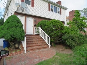 Building Photo - 2A Bryon Rd