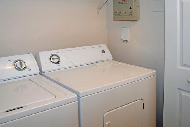 Building Photo - 31183 Paradise Commons