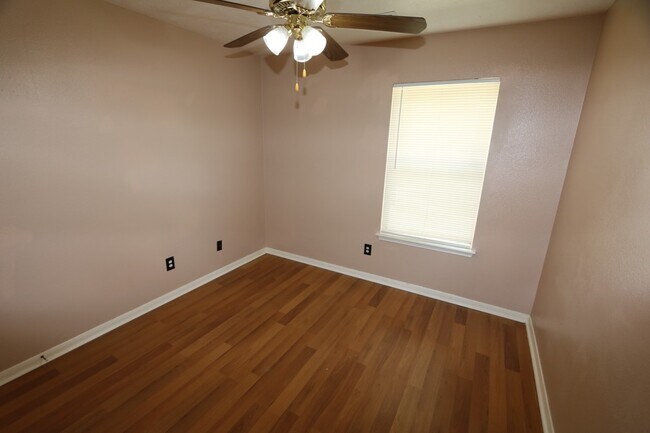 Building Photo - 20514 Red Sun Dr