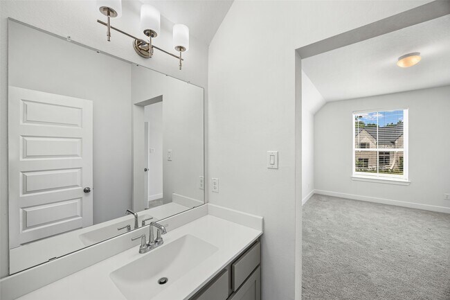 Building Photo - 29024 Red Lp Dr