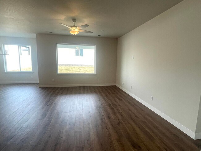 Building Photo - 2560 Clark Rdg Dr