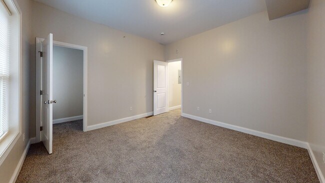 Building Photo - 60 Holworthy St