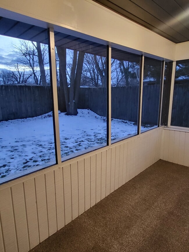 Building Photo - 517 Lakewood Blvd