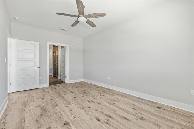 Building Photo - 3114 S Congress Ave