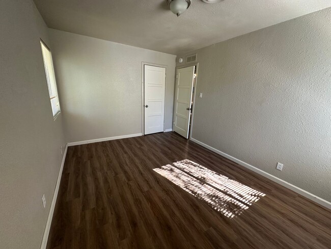 Building Photo - 3461 Ashley Ave