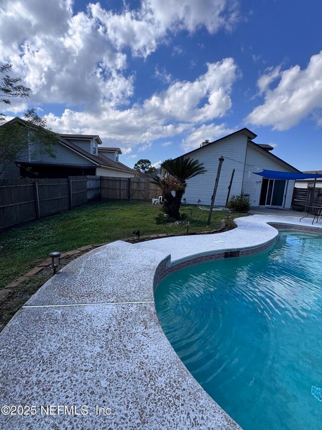 Building Photo - 403 Filmore Dr