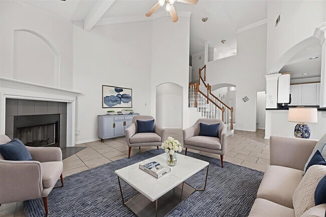 Building Photo - 14914 W Bend Dr