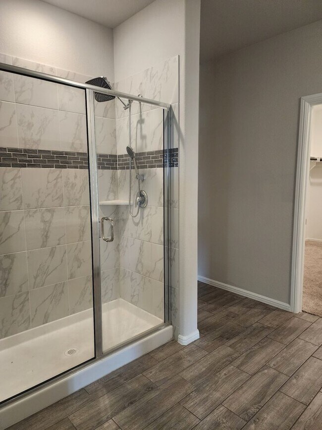 Building Photo - Stunning 4-Bedroom Home in Crowley