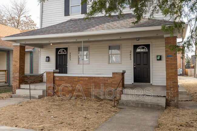 Building Photo - 2427 N Kenwood Ave