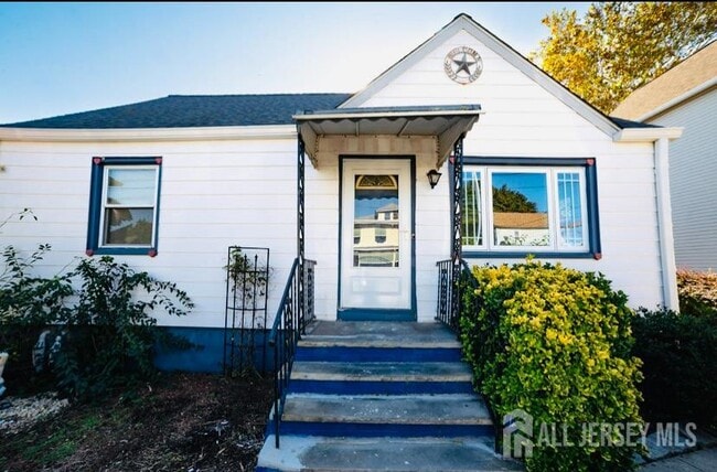 Building Photo - 341 David St