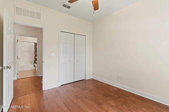 Building Photo - 5930 Green Pond Dr