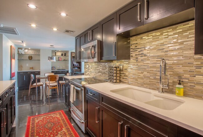 Building Photo - READY TO VIEW NOW! Gorgeous Downtown Phoen...