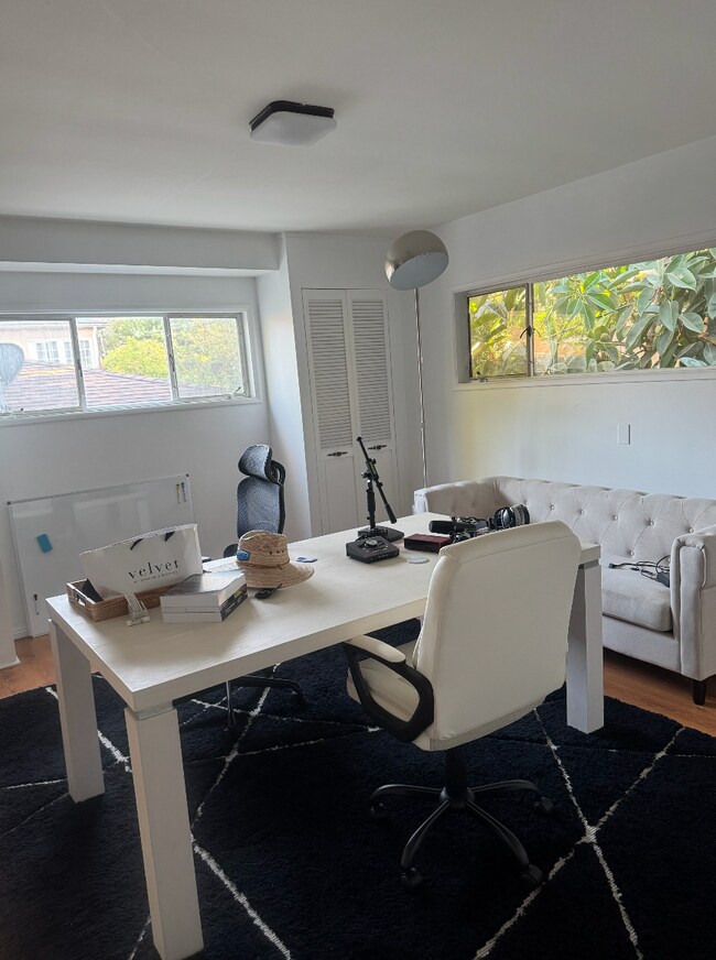 Building Photo - 2119 1/2 S Beverly Glen Blvd