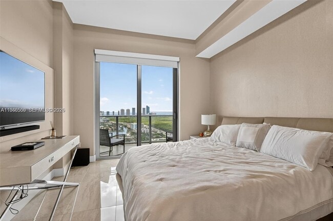 Building Photo - 16385 Biscayne Blvd