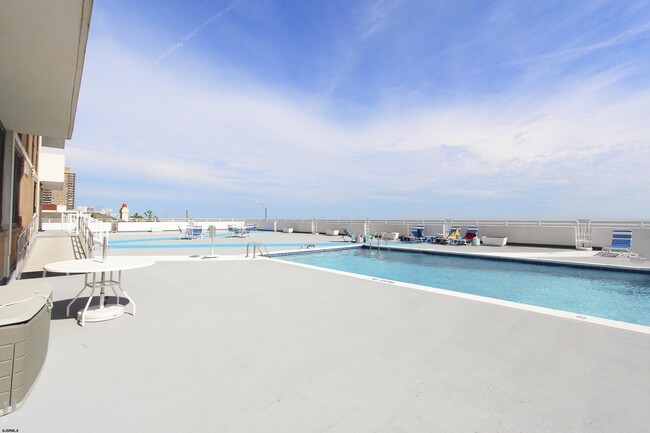 Building Photo - 5200 Boardwalk