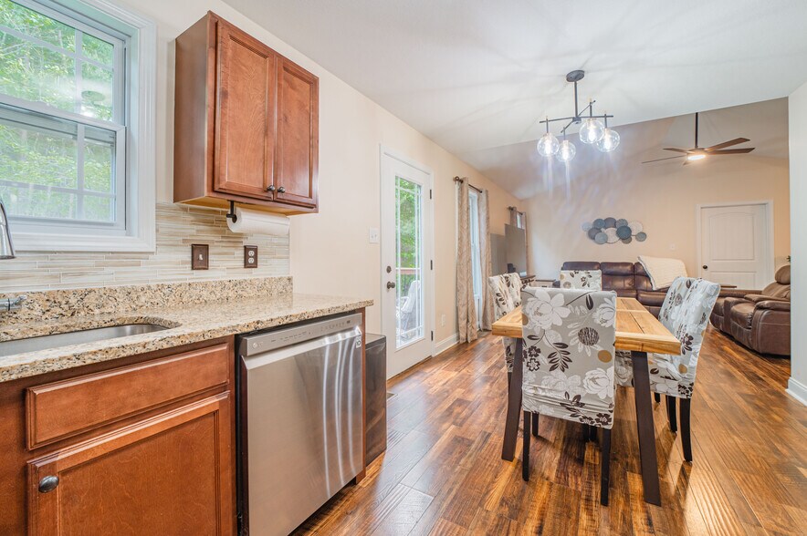 Building Photo - 7809 Elkton Ln