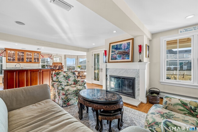 Building Photo - 5 Middle Beach Rd