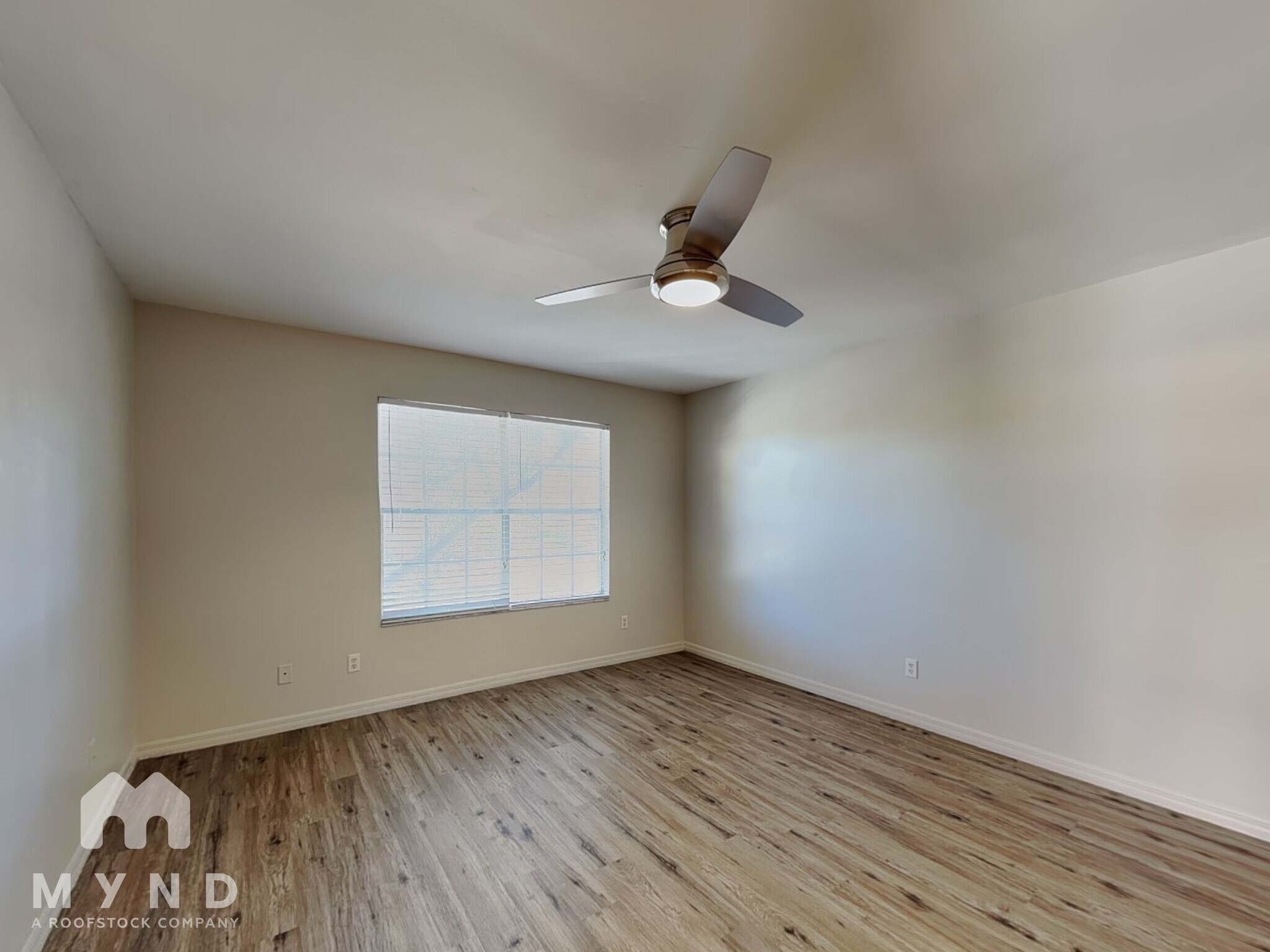 Building Photo - 1938 Blue Fox Ct