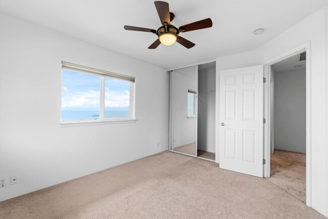 Building Photo - 4 bedroom, 2.5 bath with sweeping coastline views!