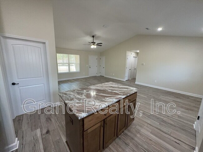 Building Photo - 4026 Roxies Ln