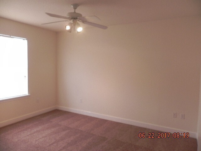 Building Photo - Townhome in La Fortuna, Kissimmee