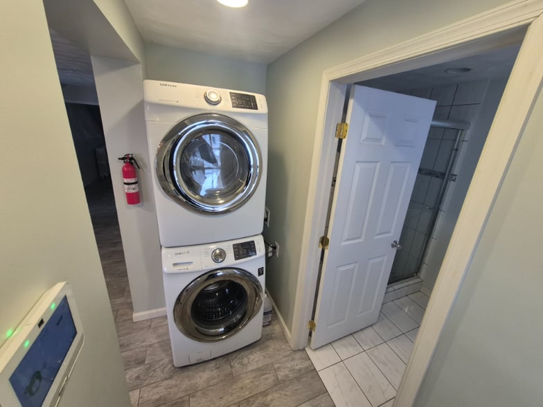 Building Photo - 2723 S 10th Ave