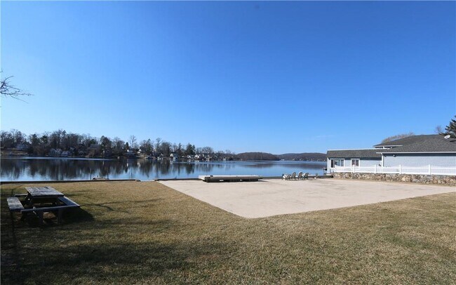 Building Photo - 141 E Lake Blvd