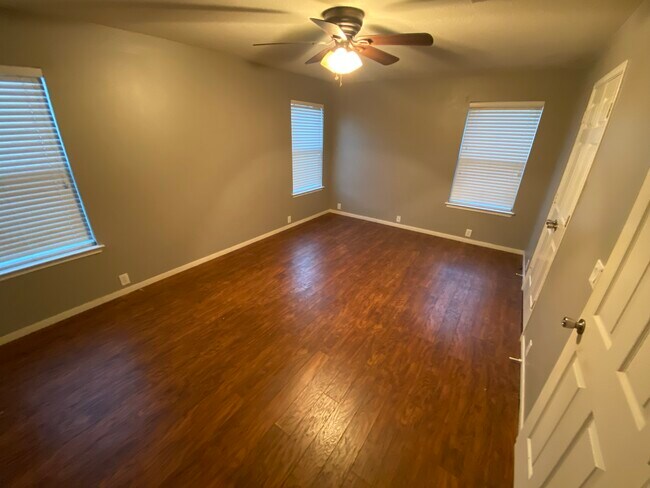 Building Photo - 16602 Grenada Falls Dr