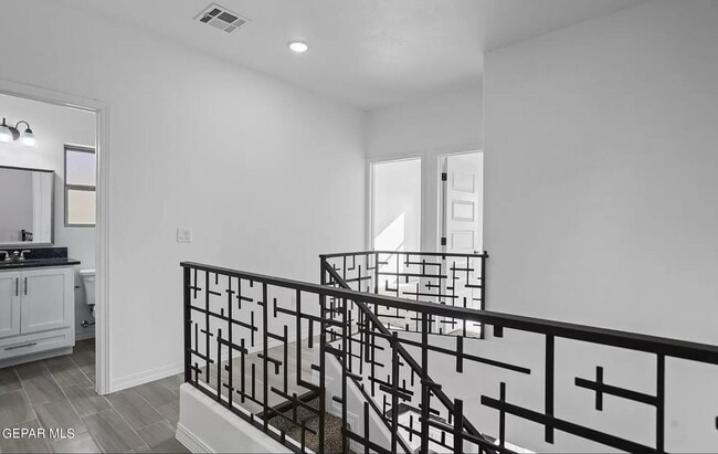Building Photo - 6315 Escondido Dr
