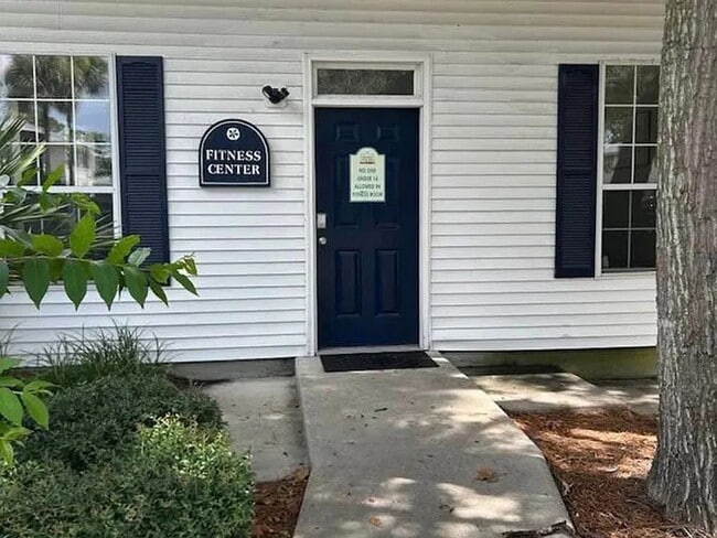 Building Photo - 206 W Island Square Dr