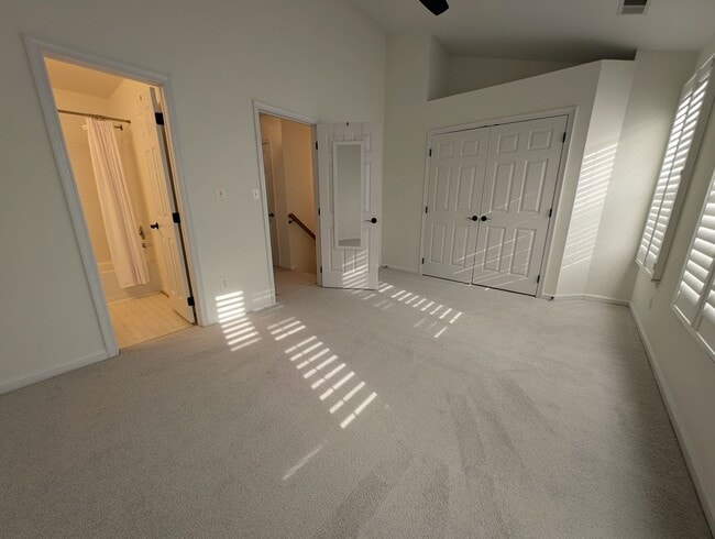 Building Photo - Home Sweet Home