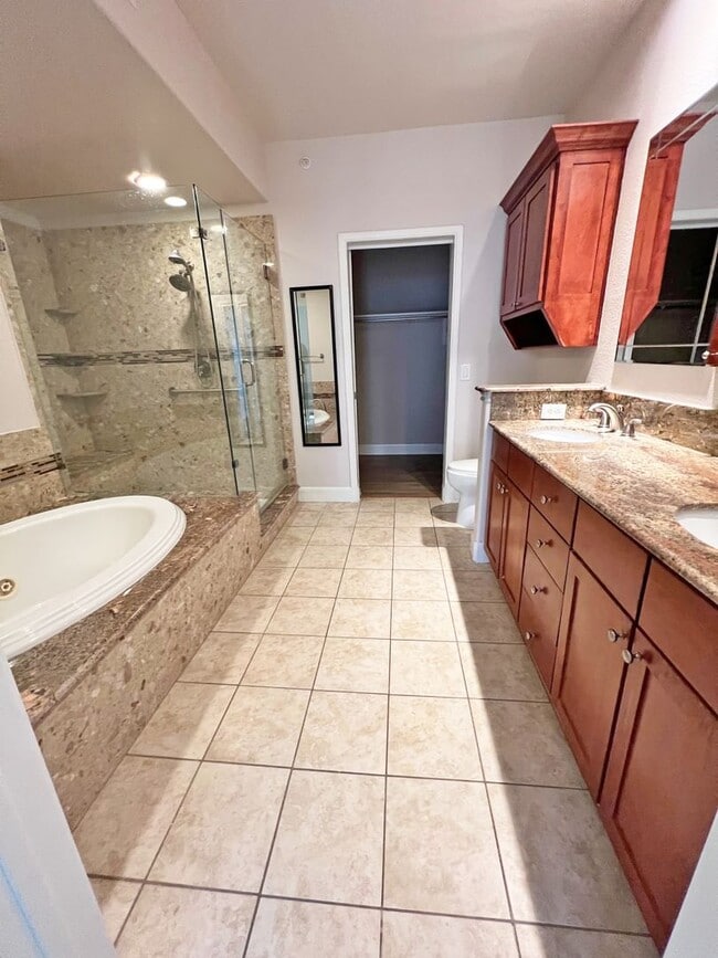 Building Photo - Great 2 Bdrm 2 Bath Condo in Lake Dallas Tx