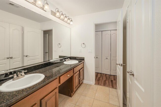 Building Photo - 6000 Shepherd Mountain Cove