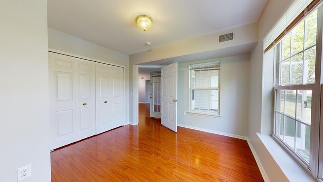 Building Photo - 2771 S Knightsbridge Cir