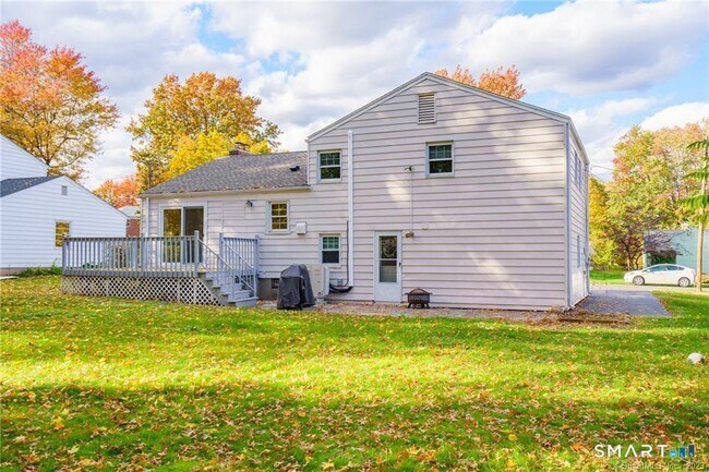 Building Photo - 33 Sky View Dr