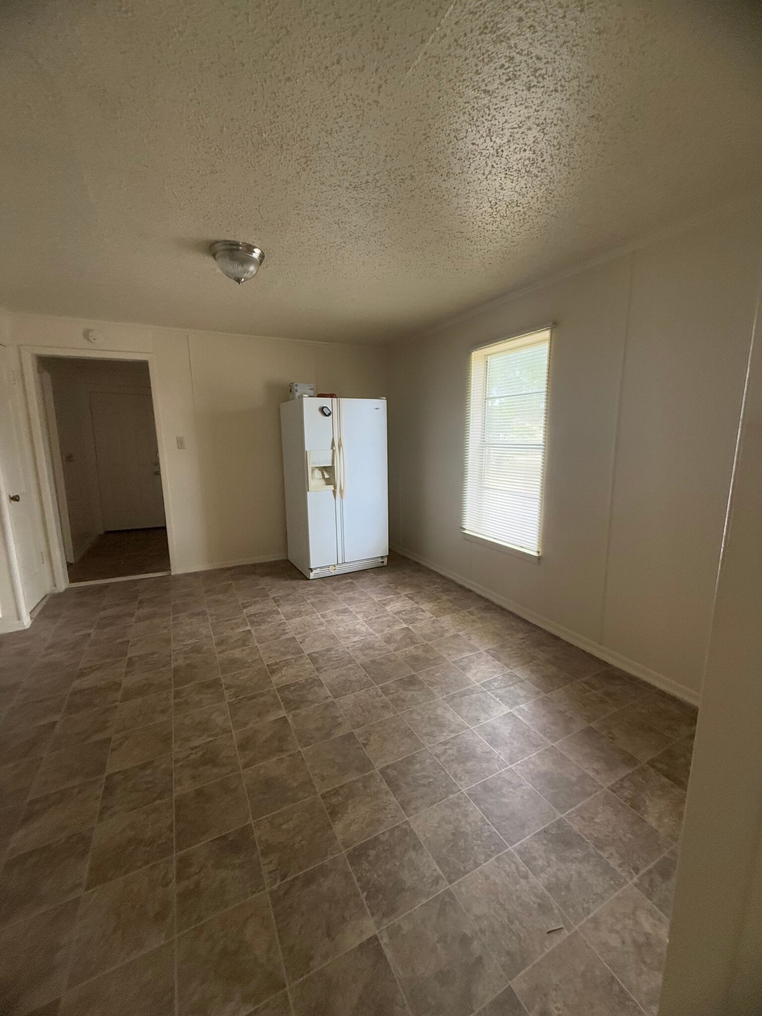 Building Photo - 3495 Country Club Rd