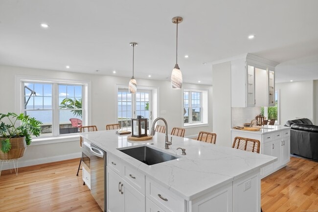 Building Photo - 18 Bel Aire Manor