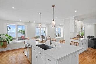 Building Photo - 18 Bel Aire Manor