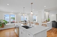 Building Photo - 18 Bel Aire Manor