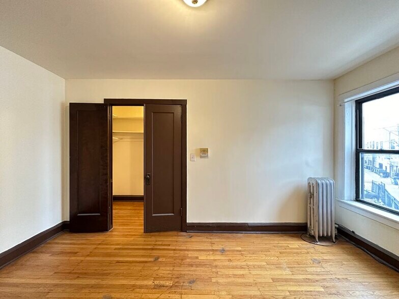 Building Photo - 3306 W Schubert Ave