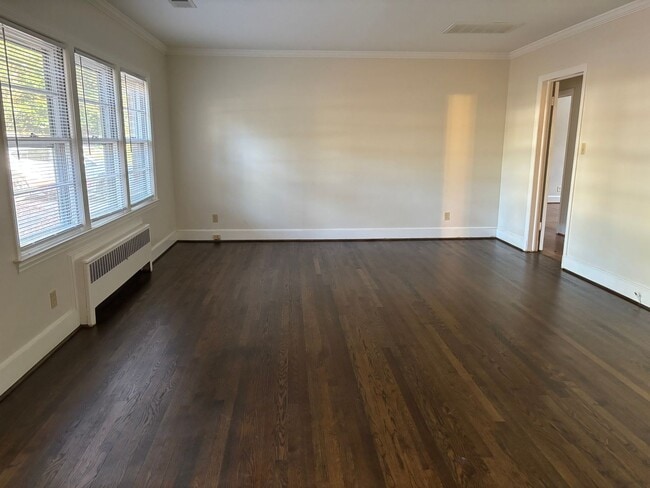 Building Photo - Hamilton Lakes Park Area 3 BR in Grimsley HS District