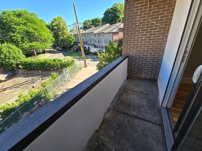 Building Photo - 94 Beaconsfield Rd