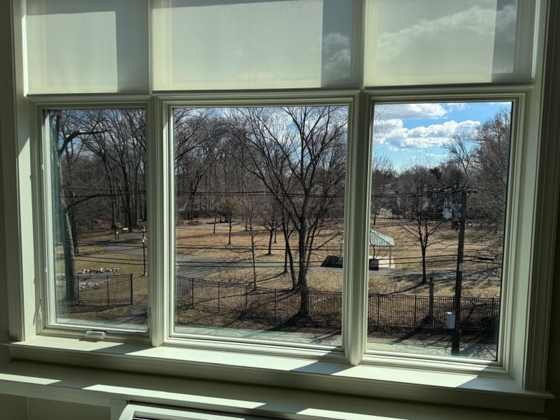 Building Photo - 580 North Ave