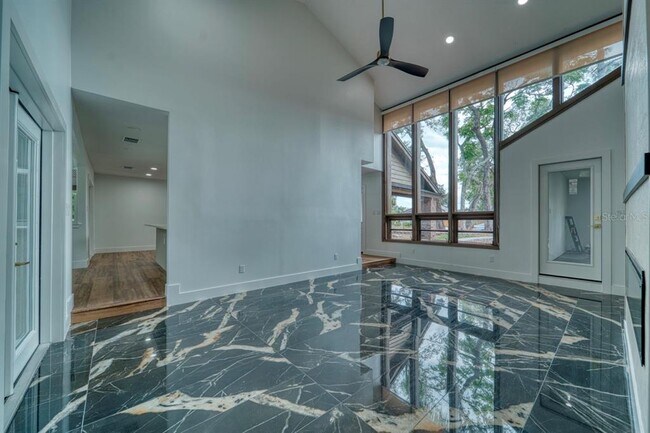 Building Photo - 1542 Sugarwood Cir