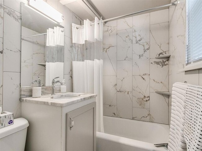 Building Photo - 1223 Monnett Ave