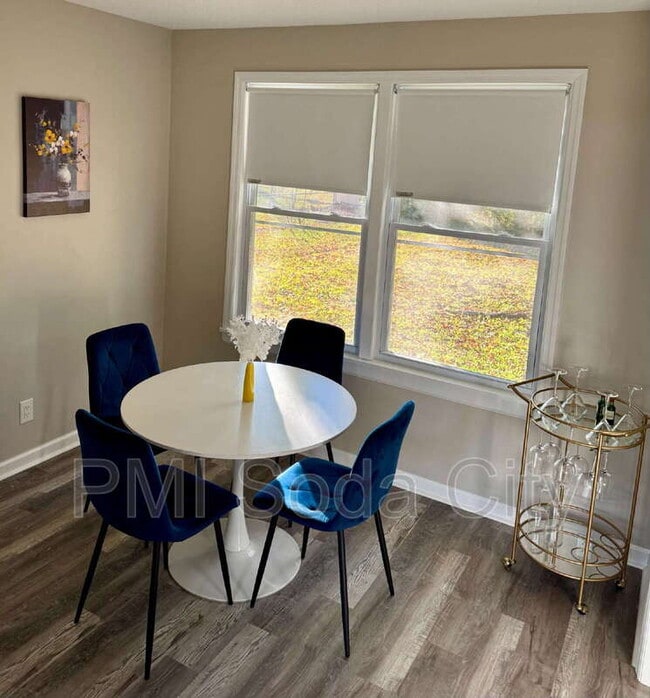 Building Photo - 3615 Truman St