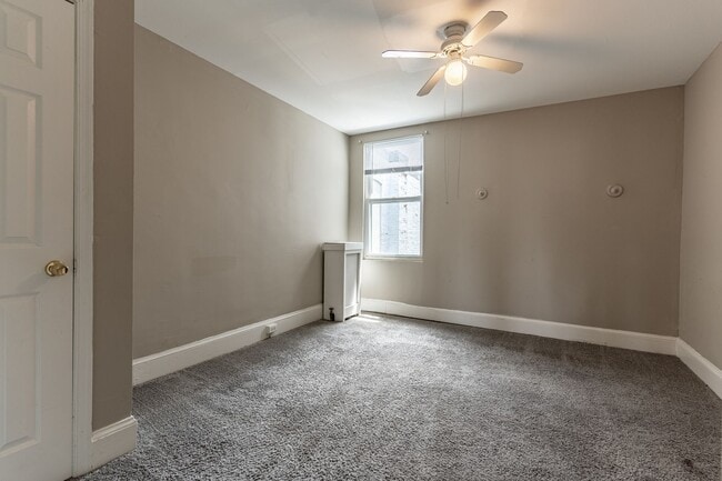 Building Photo - Charming 3-Bedroom with High Ceilings & Modern Updates